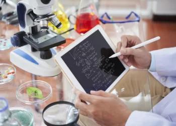 Penelitian komparatif adalah